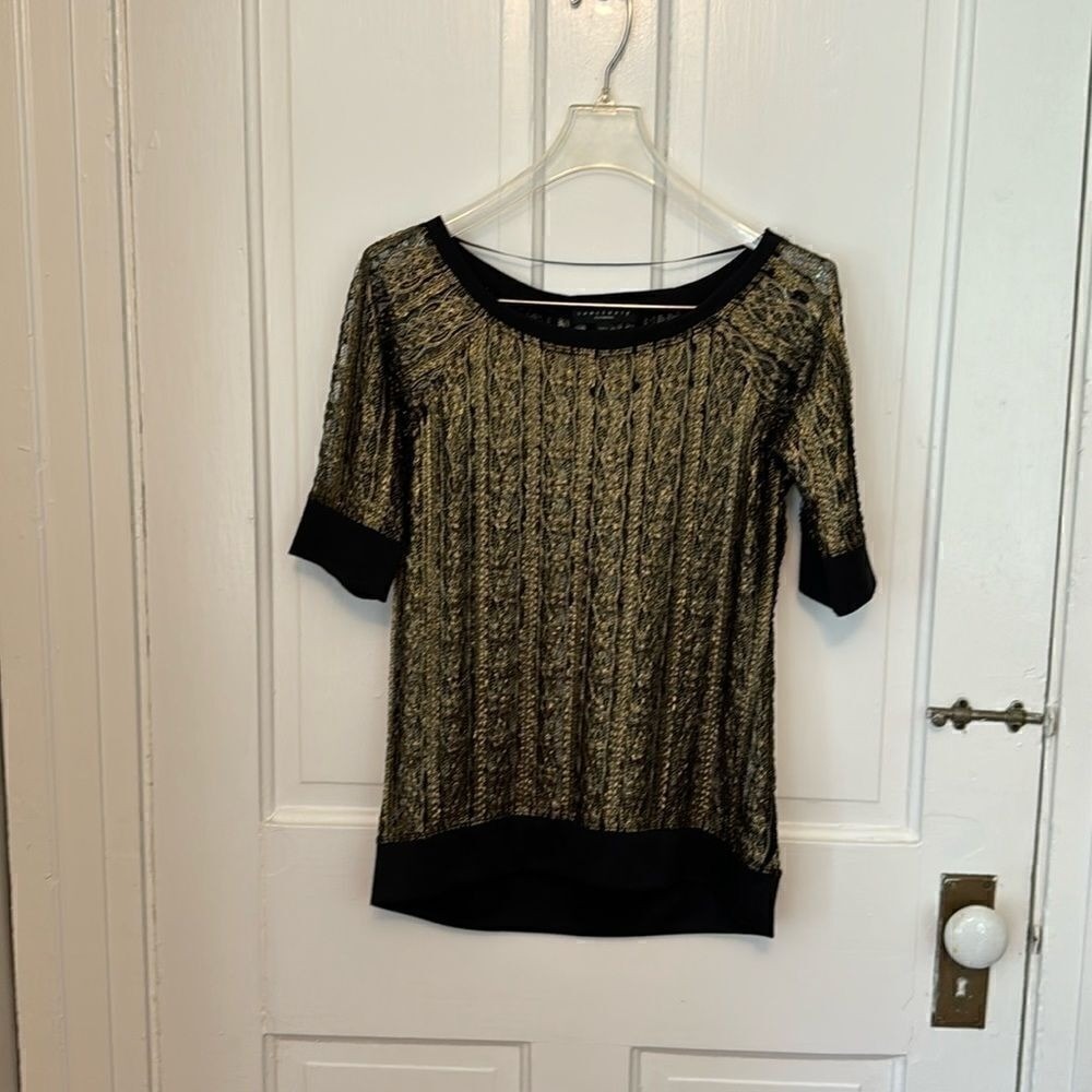 Sanctuary black and gold short sleeved dressy top